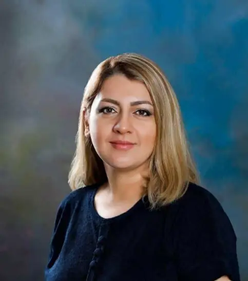 Portræt af Parisa Rahmani